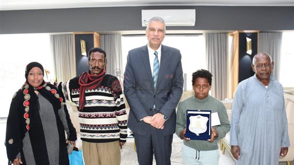 خلال تكريم الطالب