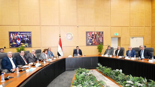 جانب من اجتماع وزير