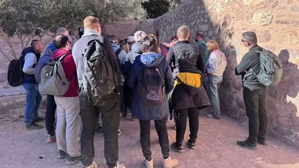 جانب من إقبال السائحين