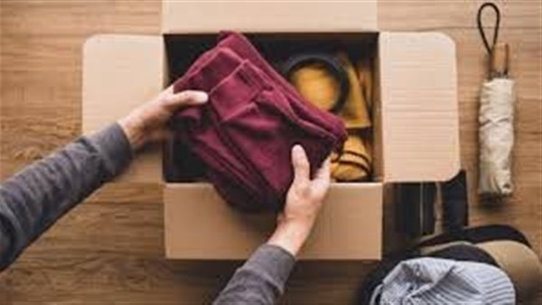 التصدق بالأغطية والملابس
