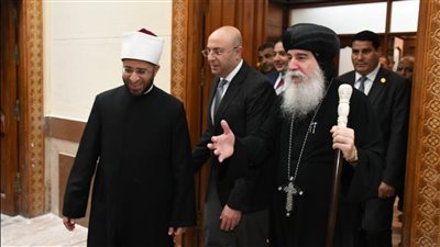 رجال الدين المسيحي يقدمون التهنئة بتدشين تجديد مسجد السيدة حورية.. ووزير الأوقاف يقابل الإكرام بمثله | صور 