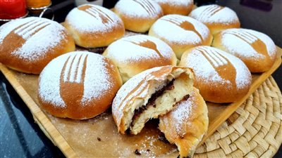 بريوش أم وليد وصفة مكتوبة.. مخبوزات مورقة بالسكر أو الشوكولاتة