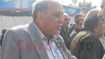 أشرف فايق ومنير مكرم أول الحضور في جنازة محسن التوني عميد معهد السينما السابق