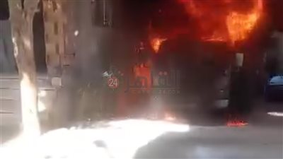 محملة فوم.. اشتعال النيران في سيارة نصف نقل بالفيوم