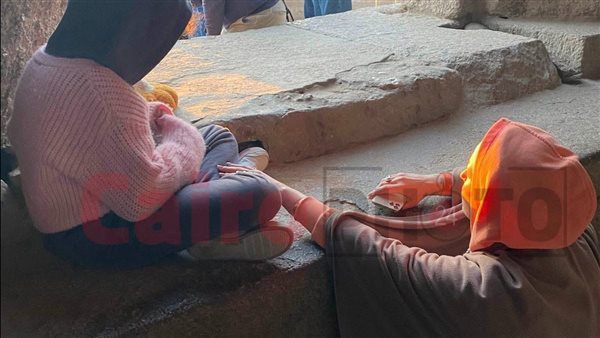 لحظة استقبال السائحين