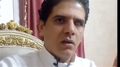 والد شاب تعرض للإهمال الطبي خلال عملية جراحية: الدكتور ساب ابني في العمليات ومشي | بث مباشر