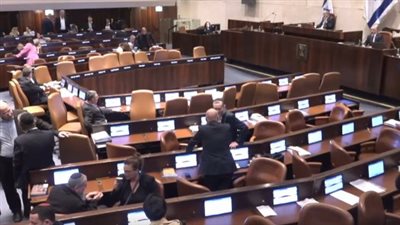 نتنياهو: أمرت بتدمير البنية التحتية للحوثيين.. والهجوم على اليمن لن يكون الأخير