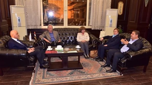 إدارة المهرجان مع