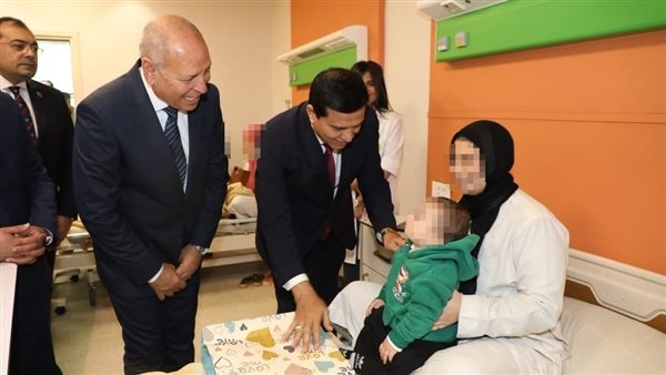 محافظ القاهرة خلال