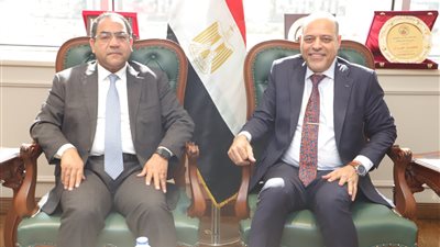 وزير العمل يبحث مع رئيس الجهاز المركزي آليات تنفيذ سد العجز الوظيفي في الوزارة والمديريات