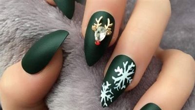 ألوان مناكير الشتاء تناسب أجواء الكريسماس.. تألقي بأجمل الإطلالات