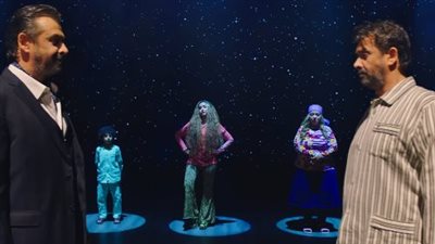 بشخصيتين.. كريم عبد العزيز يكشف البرومو الدعائي لمسرحية الباشا بموسم الرياض| صور