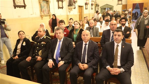 محافظ القاهرة يهنئ