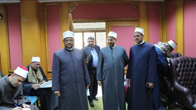 البحوث الإسلامية يعقد الاختبارات التحريرية للمتقدمين من وعاظ الأزهر لمسابقة الابتعاث الخارجي لشهر رمضان