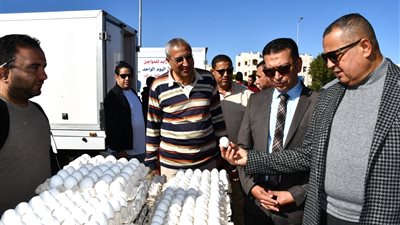 استمرار سوق اليوم الواحد لبيع السلع الغذائية وغيرها بشرم الشيخ بتخفيضات تصل لـ 30% | صور