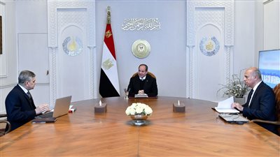 الرئيس السيسي يبحث تأثير الأوضاع الإقليمية على حركة الملاحة بالقناة