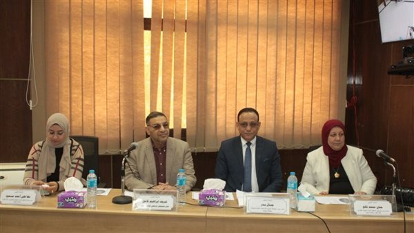 جانب من الندوة 