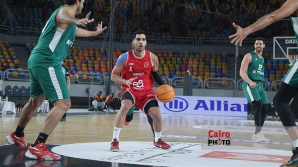 إيهاب أمين لاعب فريق