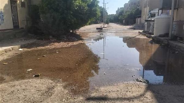 إهدار المياه بشوارع