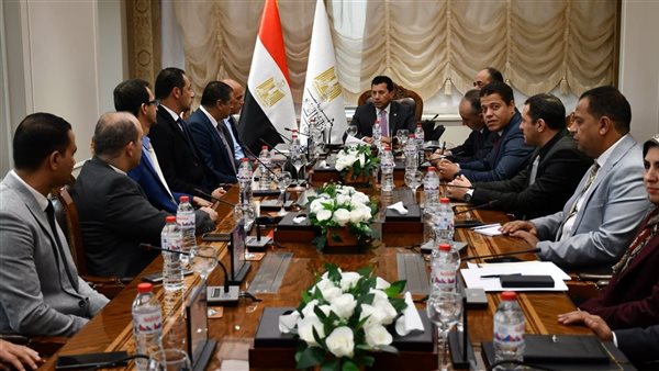 لقاء وزير الرياضة