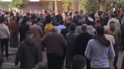 تشييع جثمان والدة النائب أحمد بدوي لمثواه الأخير بقرية ترسا في القليوبية| بث مباشر