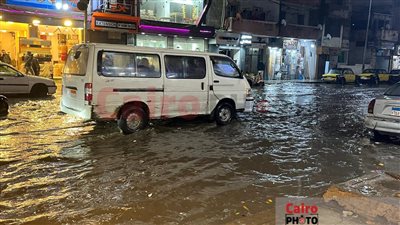 غرق الشوارع في الإسكندرية بسبب السيول ليلة نوة عيد الميلاد.. والمحافظة ترفع درجة الاستعداد القصوى | بث مباشر