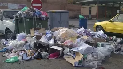 كانت تحوم حولها الكلاب.. طالبة تعثر على رضيعة في صندوق قمامة بالمنيا | بث مباشر