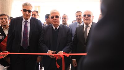 وزير التعليم العالي ورئيس جامعة سوهاج يفتتحان عددًا من المشروعات التعليمية والصحية| صور 