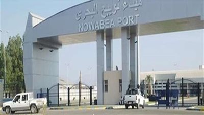 بالتزامن مع تحذيرات هيئة الأرصاد.. غلق ميناء نويبع البحري لسوء الأحوال الجوية| بث مباشر 