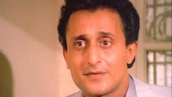 الفنان الراحل محمود