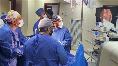 فريق طبي بأسيوط ينجح في إنقاذ حياة طالبة باستئصال ورم بالمنصف الصدري وممتد للعمود الفقري