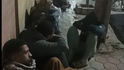 أسرة عامل لقي مصرعه غرقًا بمحطة مياه بالمنيا ينتظرون خروج جثمانه من المستشفى| بث مباشر 