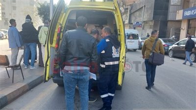 إصابة سيدة صدمتها سيارة ميكروباص في ميدان لبنان بالمهندسين