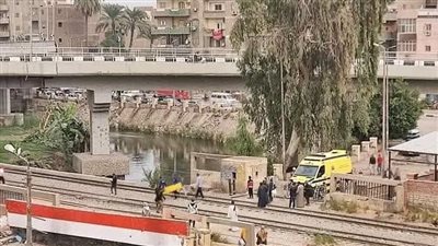 قطار ينهي حياة صيدلانية خلال عبور شريط السكة الحديد بسوهاج