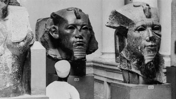  رؤوس الملك أمنمحات