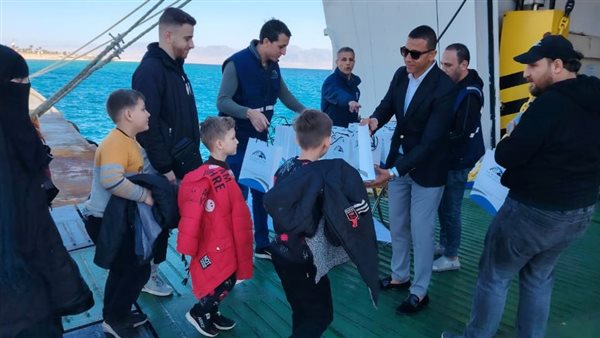 مغادرة أول فوج من