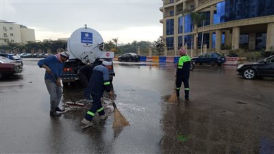 محافظ الدقهلية يتابع جهود المراكز والمدن في التعامل الفوري مع سقوط الأمطار