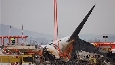 خبراء يكشفون خطأ شبه إجرامي تسبب في وفيات حادث تحطم الطائرة بكوريا الجنوبية