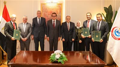 باستثمارات 120 مليون دولار.. تفاصيل إنشاء مصنع متعدد الأغراض للمواد الخام الدوائية في مصر