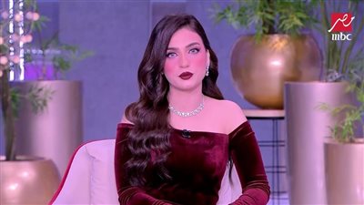  ياسمين عز لـ السيدات: حطي ريد كاربت لـ جوزك.. آسر ياسين مش أحلى منه