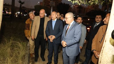 محافظ القاهرة: خطة لتشجير وتجميل الجزر الوسطى بالميادين بشكل جديد وتعميمها بكافة الأحياء| صور