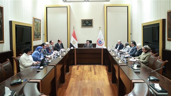 اجتماع وزير الصحة