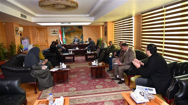 اجتماع محافظ الفيوم