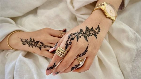 رسومات حنة على الجسم