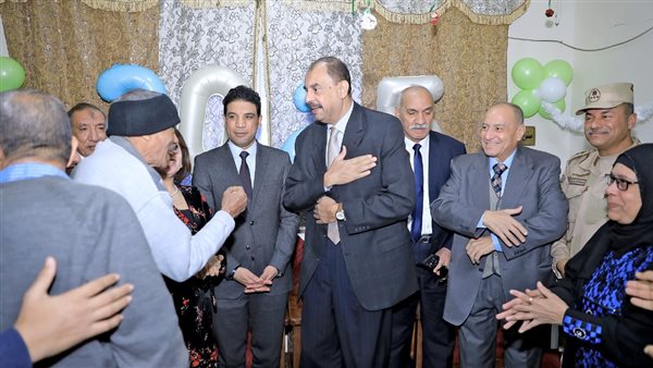 محافظ سوهاج يزور