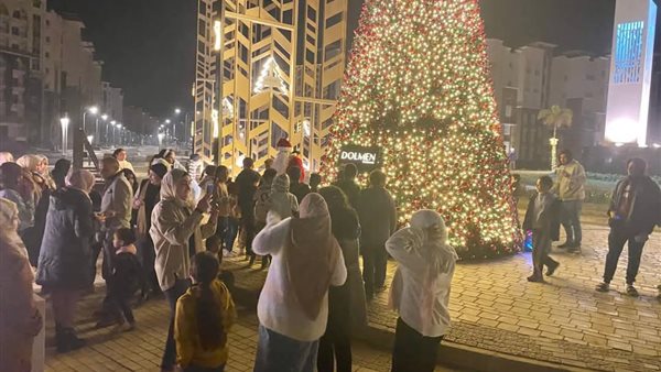 احتفالات سكان الحي