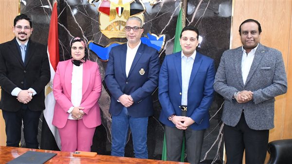 محافظ الفيوم يستعرض