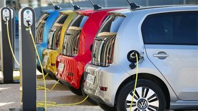 شركات التصنيع الصينية تمدد الحوافز المالية لشراء السيارات الكهربائية 