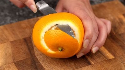 زوج يكسر إصبع زوجته بسبب رفضها تقشير برتقالة له في أكتوبر