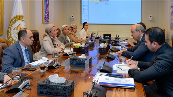 وزيرة البيئة 